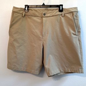 NWOT - Lululemon men's khaki commission shorts